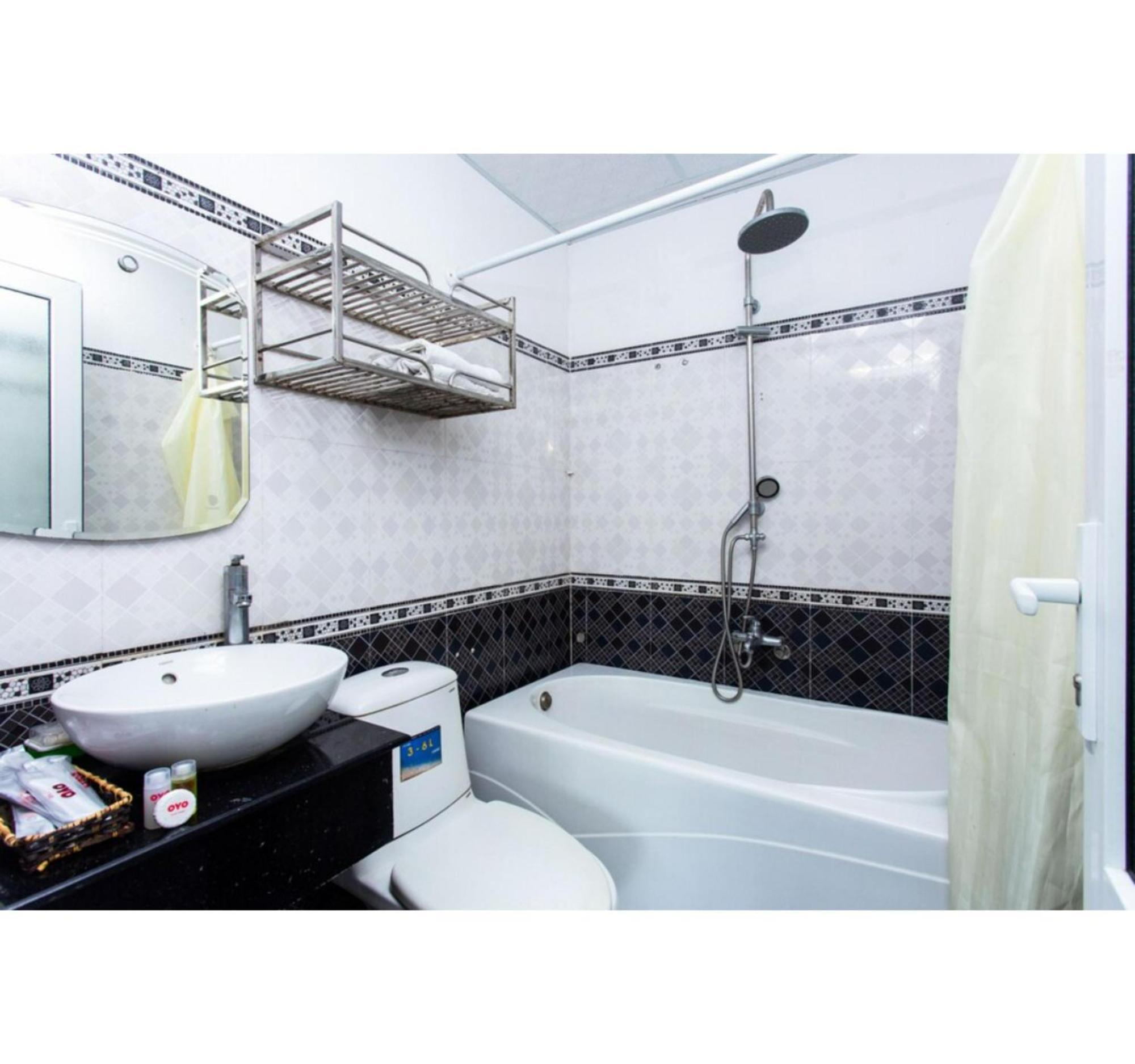 Oyo 553 Truong Giang Hotel Da Nang Buitenkant foto